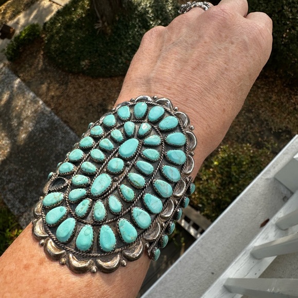 Danny L. Wauneka Navajo Petit Point Turquoise Sterling Bracelet. Signed DLW. - Picture 6 of 8